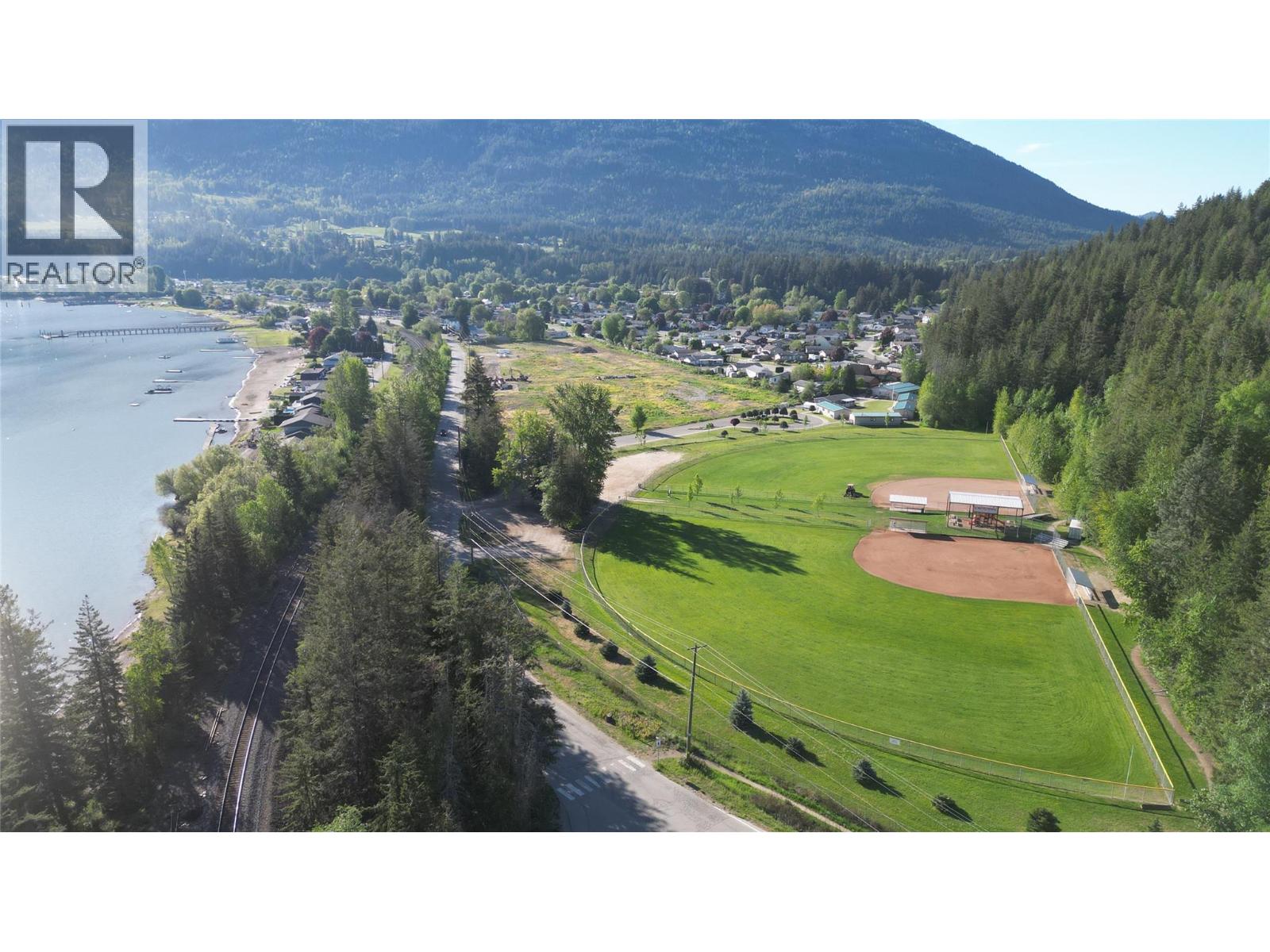 6830 42 Street Ne, Salmon Arm, British Columbia  V0E 1K0 - Photo 9 - 10388655