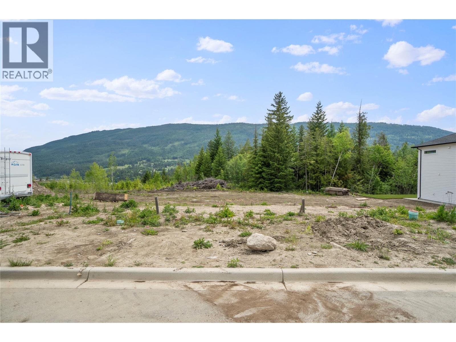 6820 42 Street NE, salmon arm, British Columbia