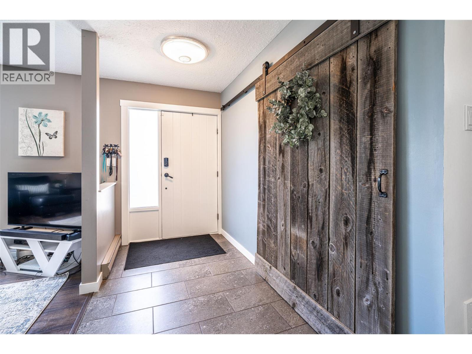 1204 42 Avenue, Vernon, British Columbia  V1T 7Y9 - Photo 11 - 10387930
