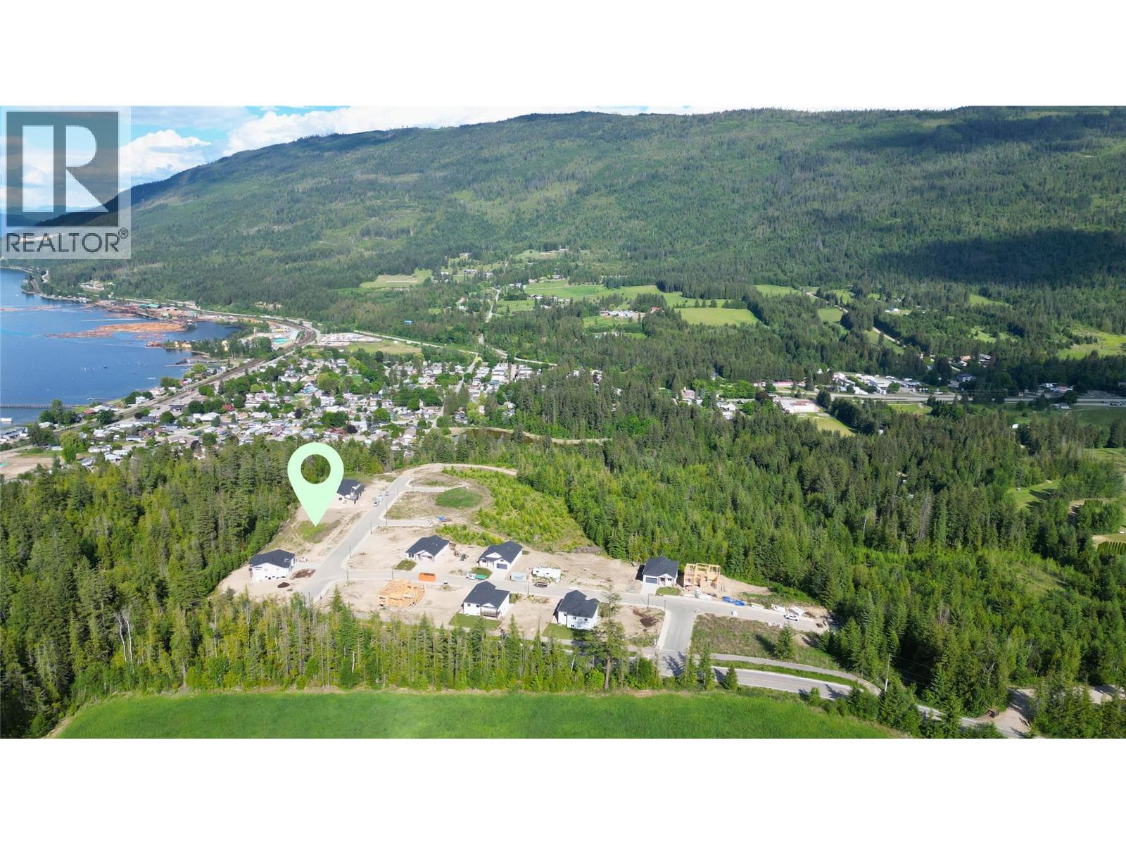 4251 69 Avenue NE, salmon arm, British Columbia