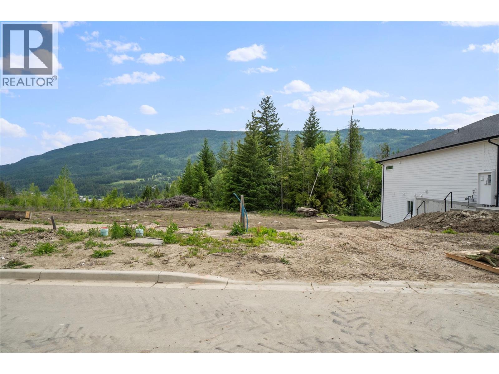 6810 42 Street NE, salmon arm, British Columbia