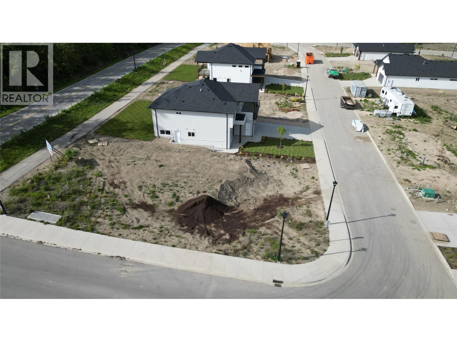 6811 42 Street Ne, Salmon Arm, British Columbia  V0E 1K0 - Photo 5 - 10388464