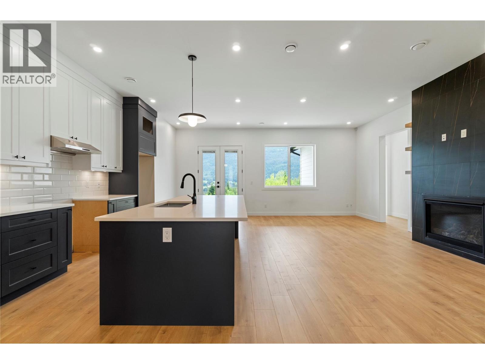 6840 42 Street Ne, Salmon Arm, British Columbia  V0E 1K0 - Photo 4 - 10388624