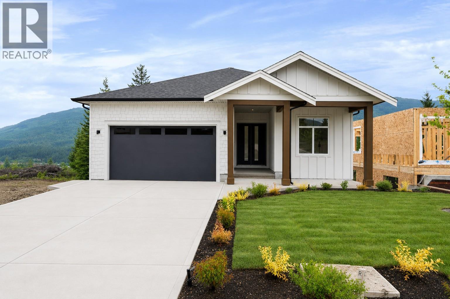 6800 42 Street NE, salmon arm, British Columbia