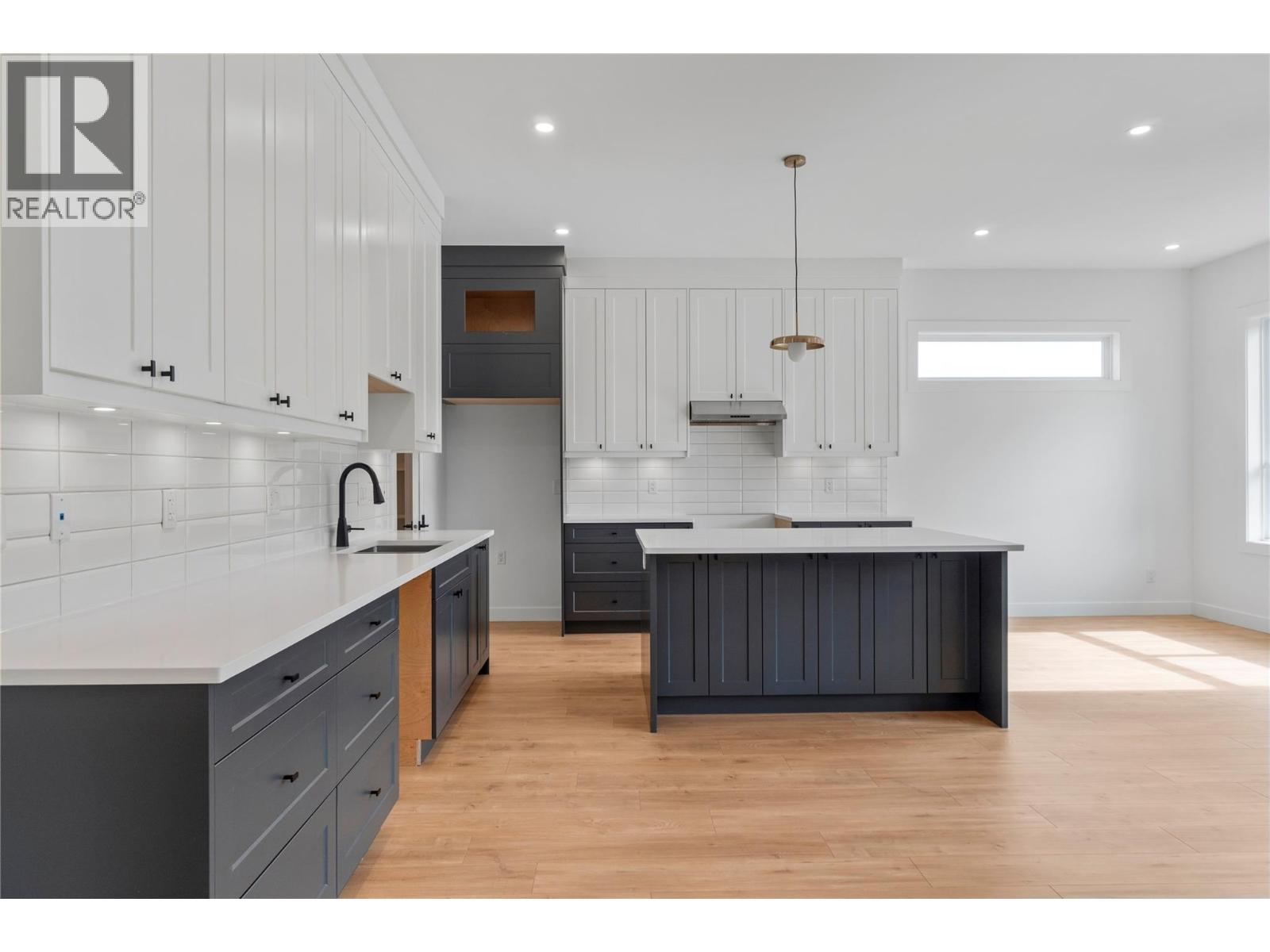 6800 42 Street Ne, Salmon Arm, British Columbia  V0E 1K0 - Photo 4 - 10388620