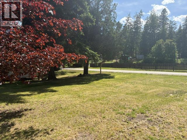 7520 Broadwater Road, Castlegar, British Columbia  V1N 4V8 - Photo 14 - 10388718