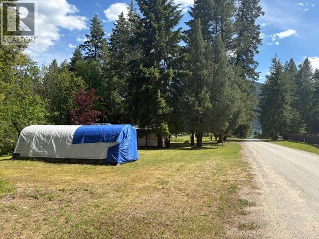 7520 Broadwater Road, Castlegar, British Columbia  V1N 4V8 - Photo 15 - 10388718