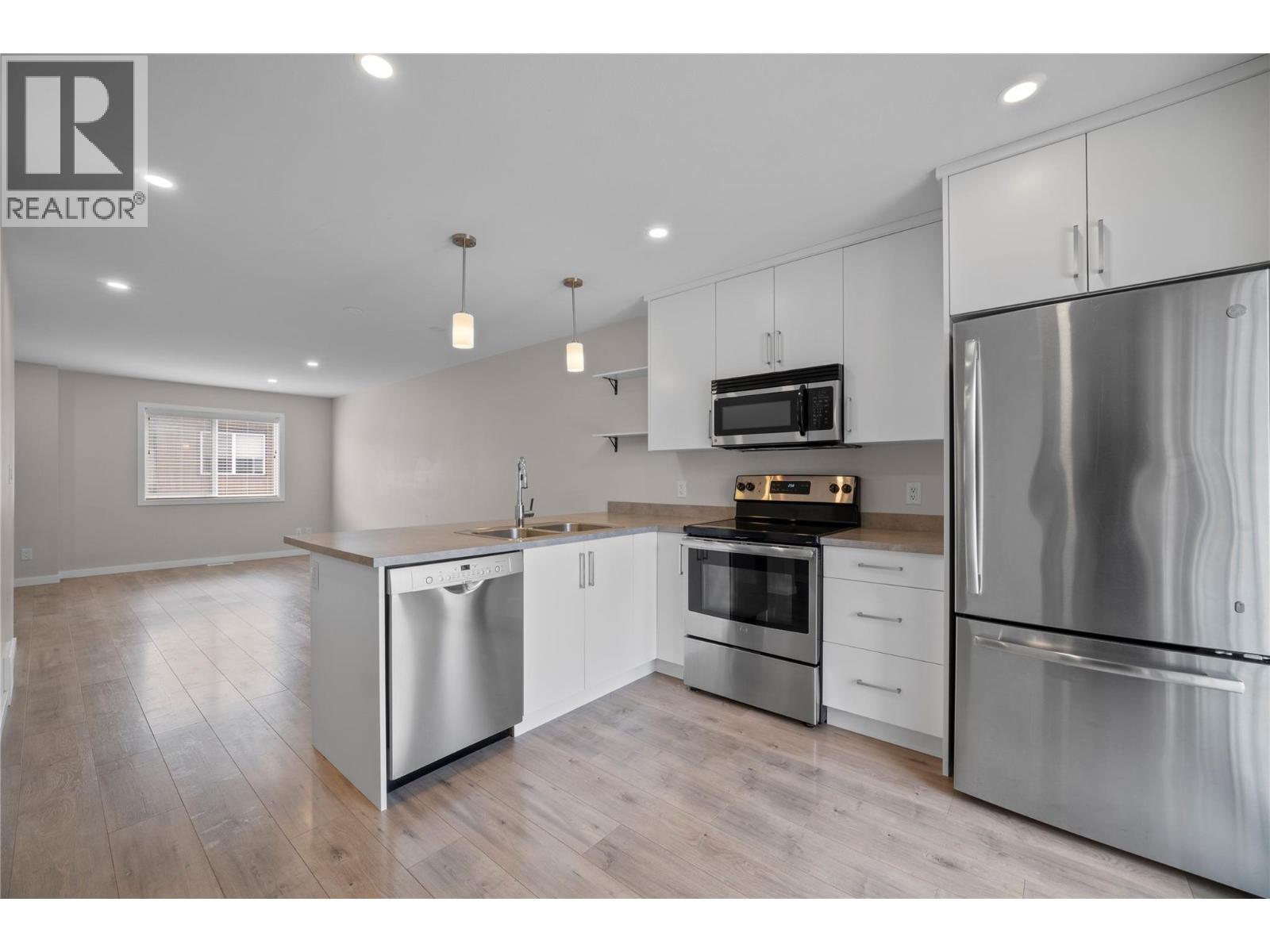 2081 11 Avenue Ne Unit# 6, Salmon Arm, British Columbia  V1E 0G1 - Photo 3 - 10388599