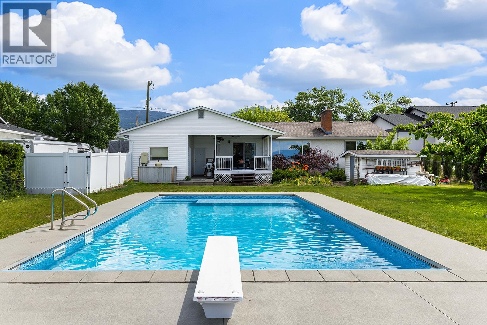 650 Dougall Road S, Kelowna, British Columbia  V1X 3J8 - Photo 4 - 10388248