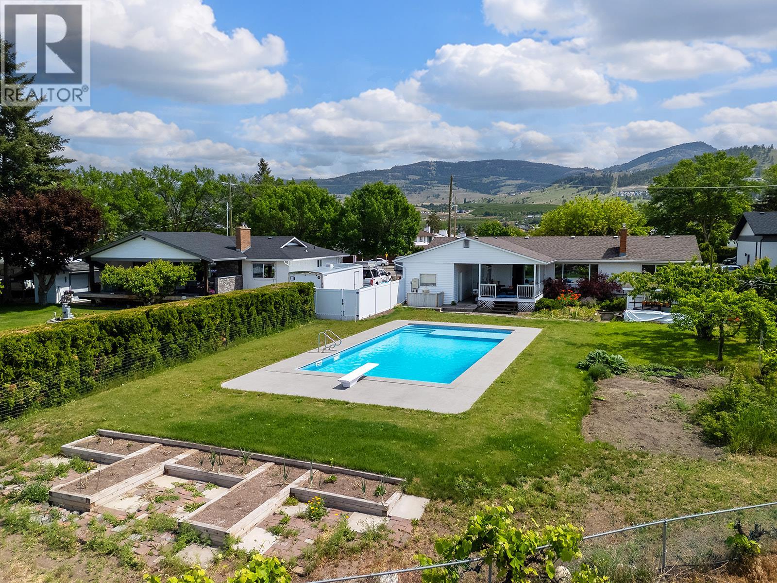 650 Dougall Road S, Kelowna, British Columbia  V1X 3J8 - Photo 5 - 10388248