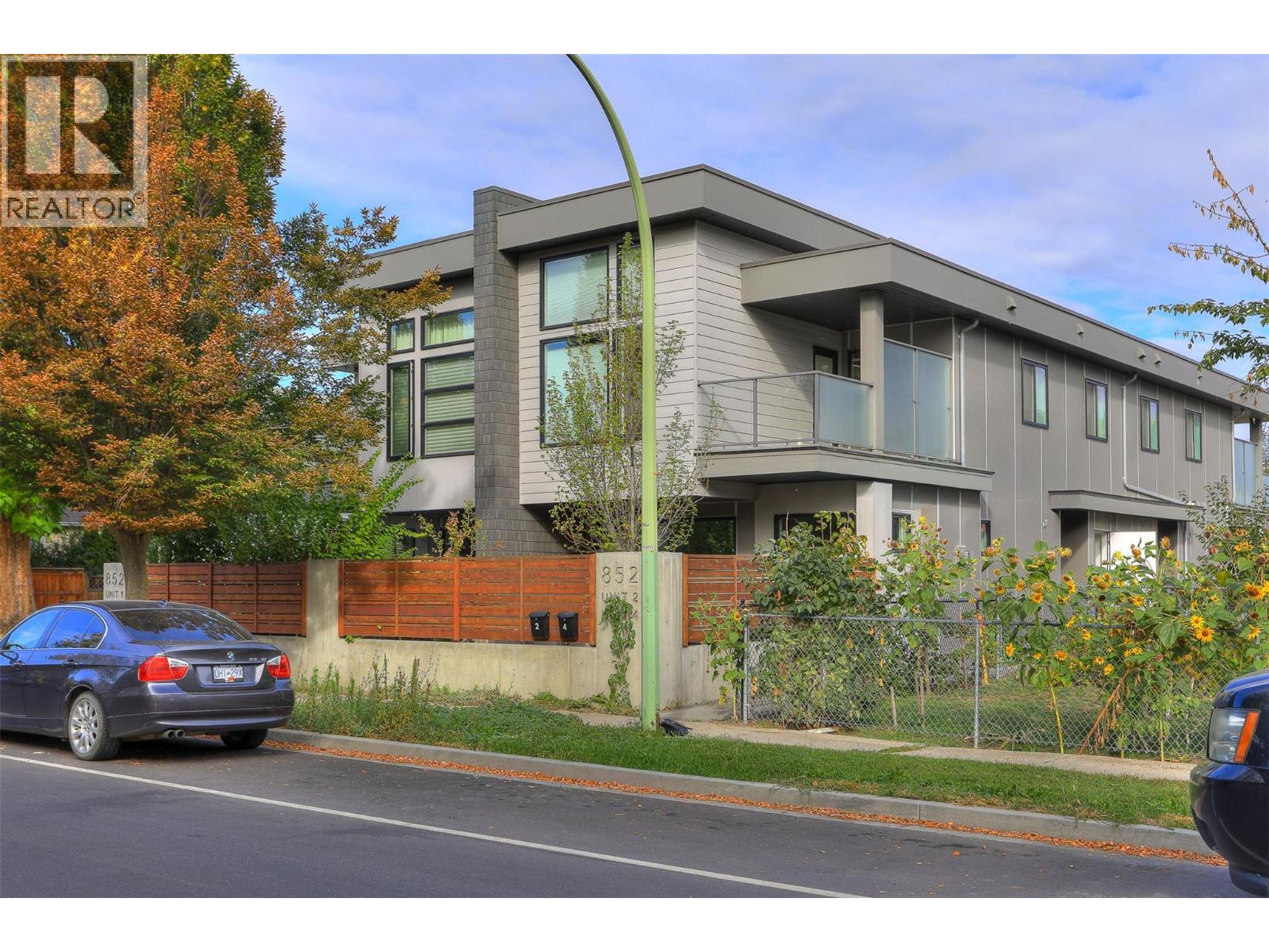 852 Stockwell Avenue Unit# 2, Kelowna, British Columbia  V1Y 6V9 - Photo 3 - 10388461