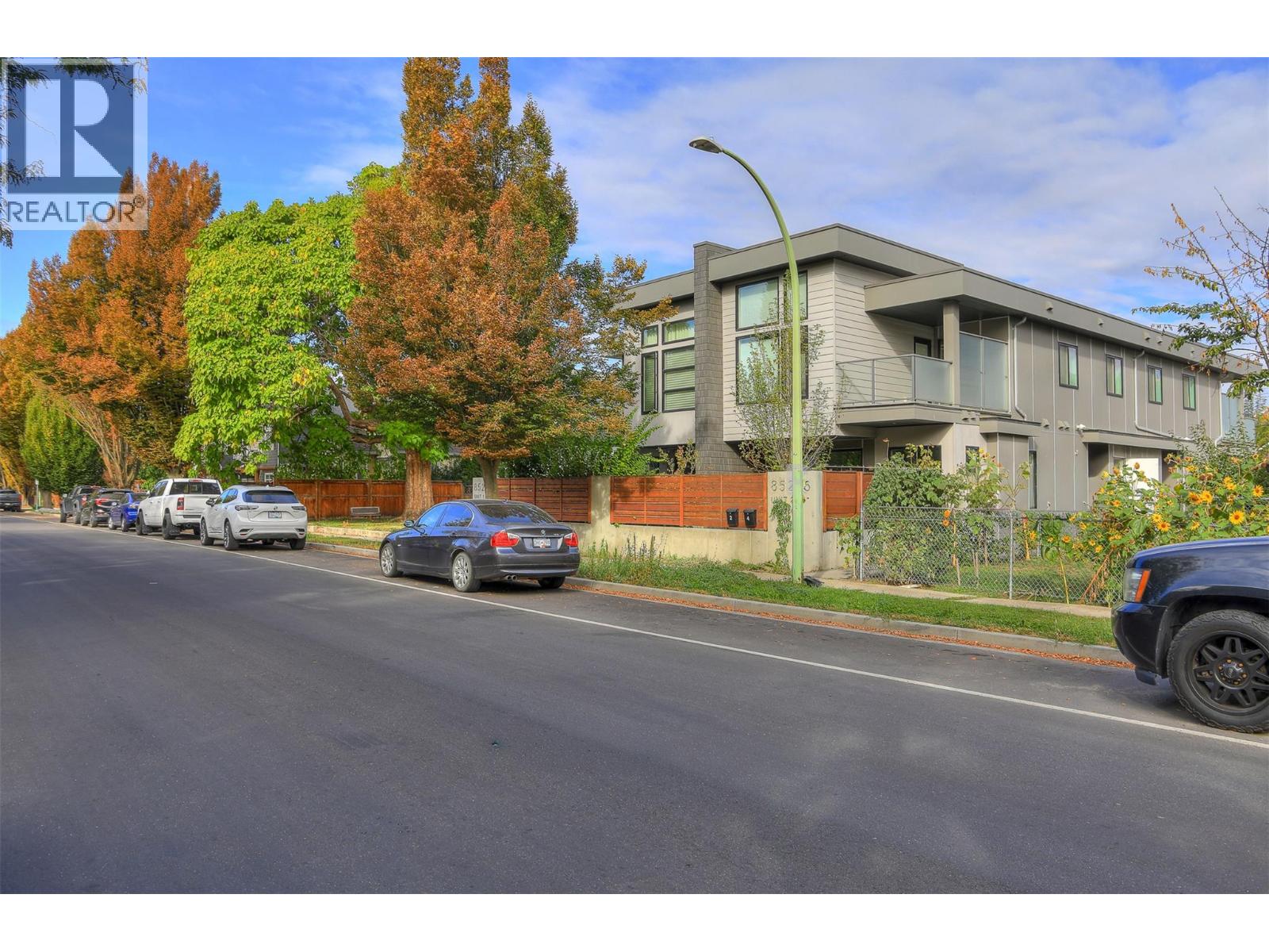 852 Stockwell Avenue Unit# 2, Kelowna, British Columbia  V1Y 6V9 - Photo 4 - 10388461