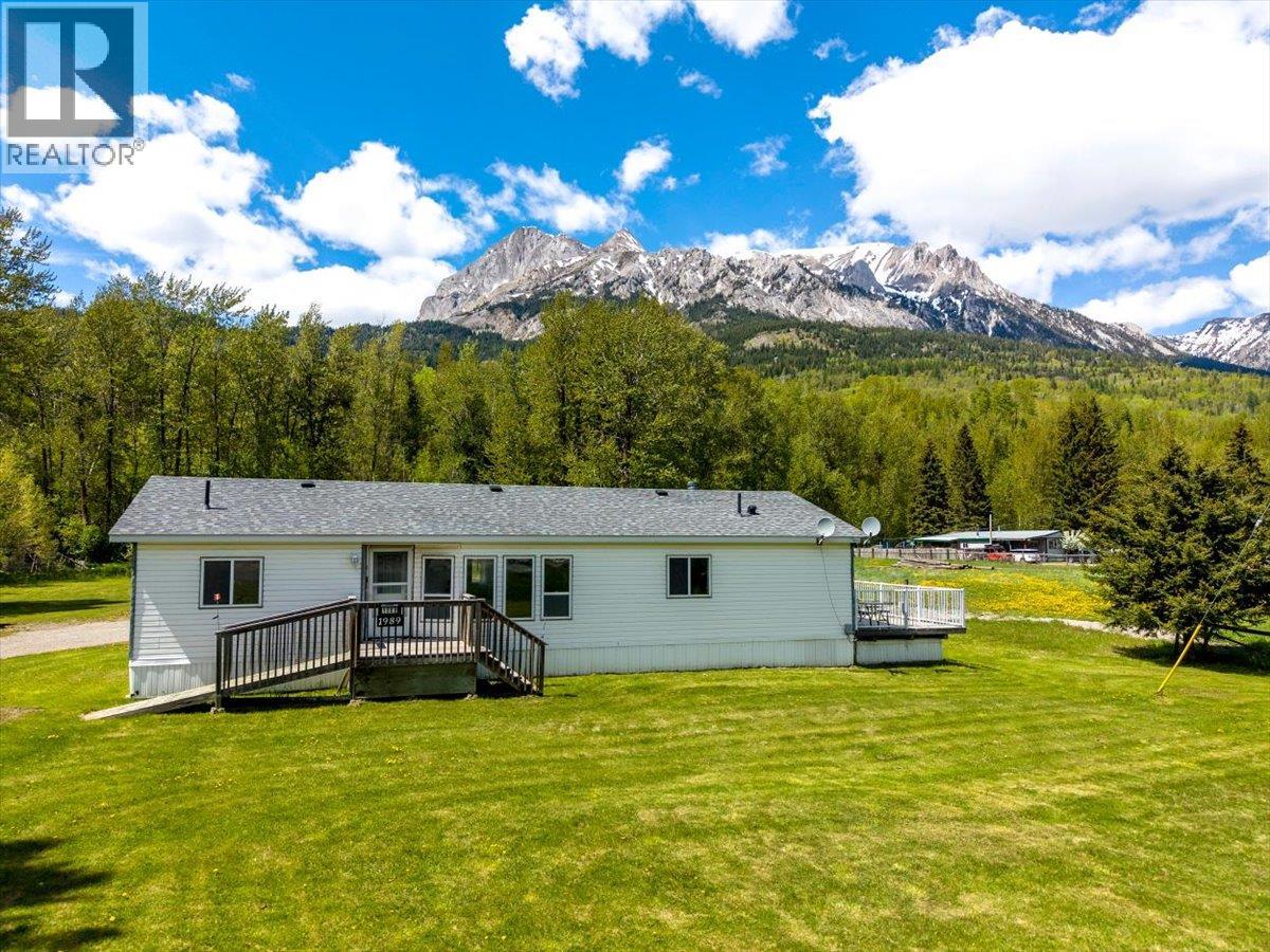 1989 3 Highway, Fernie, British Columbia  V0B 1M5 - Photo 12 - 10388300