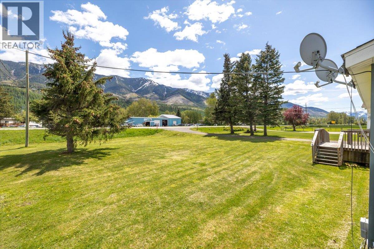 1989 3 Highway, Fernie, British Columbia  V0B 1M5 - Photo 13 - 10388300