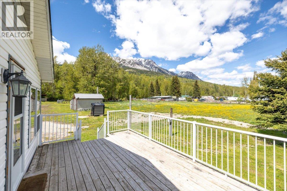 1989 3 Highway, Fernie, British Columbia  V0B 1M5 - Photo 3 - 10388300