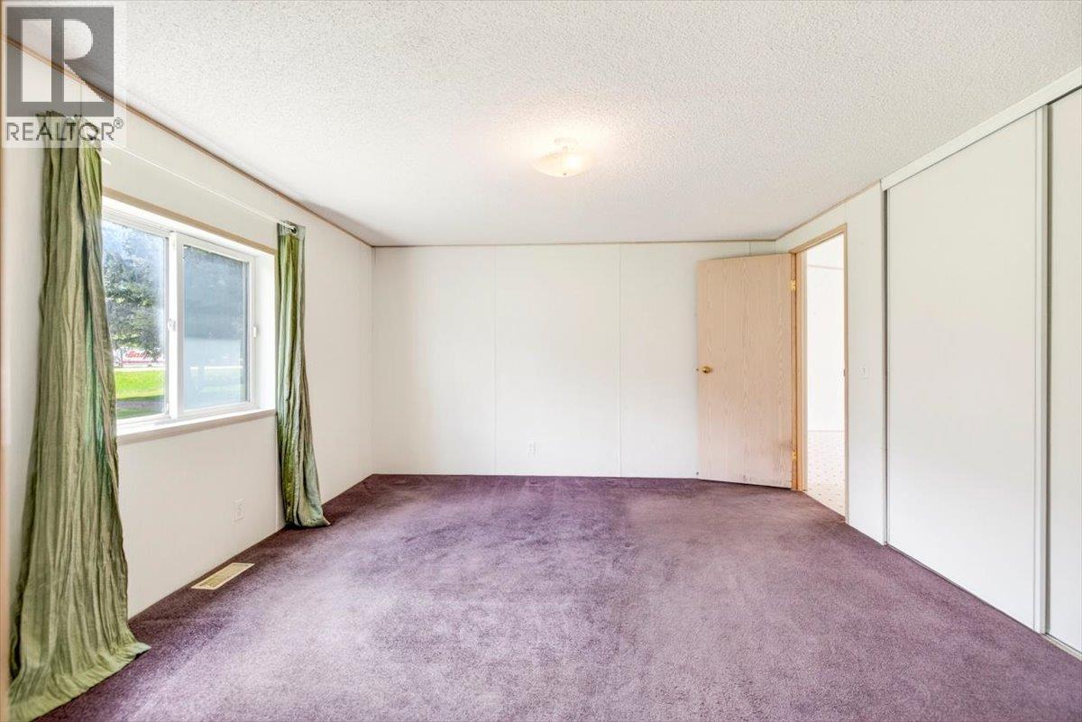 1989 3 Highway, Fernie, British Columbia  V0B 1M5 - Photo 52 - 10388300