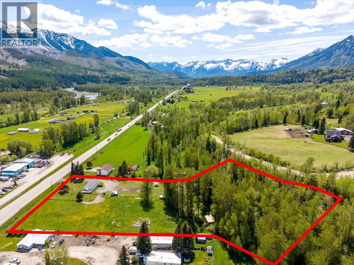 1989 3 Highway, Fernie, British Columbia  V0B 1M5 - Photo 59 - 10388300