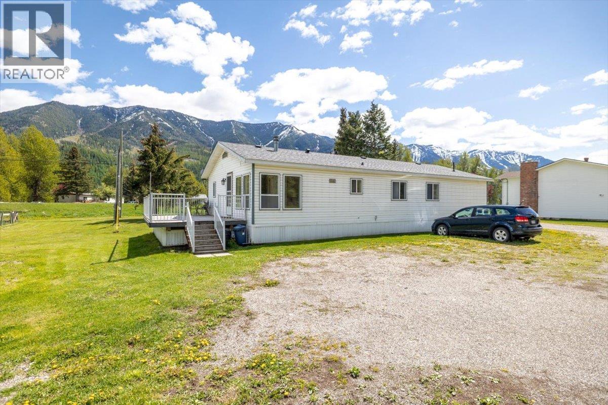 1989 3 Highway, Fernie, British Columbia  V0B 1M5 - Photo 8 - 10388300