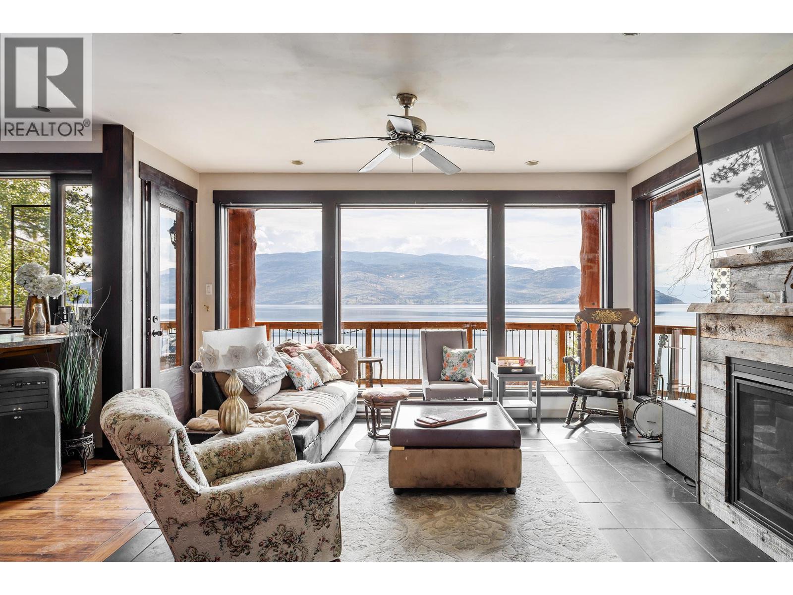 6261 Renfrew Road, Peachland, British Columbia  V0H 1X7 - Photo 3 - 10388818
