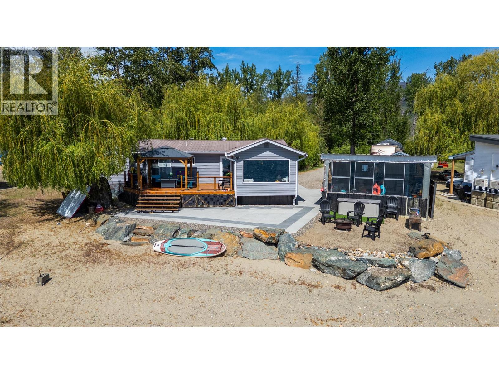 3572 Hilliam Frontage Road, scotch creek, British Columbia