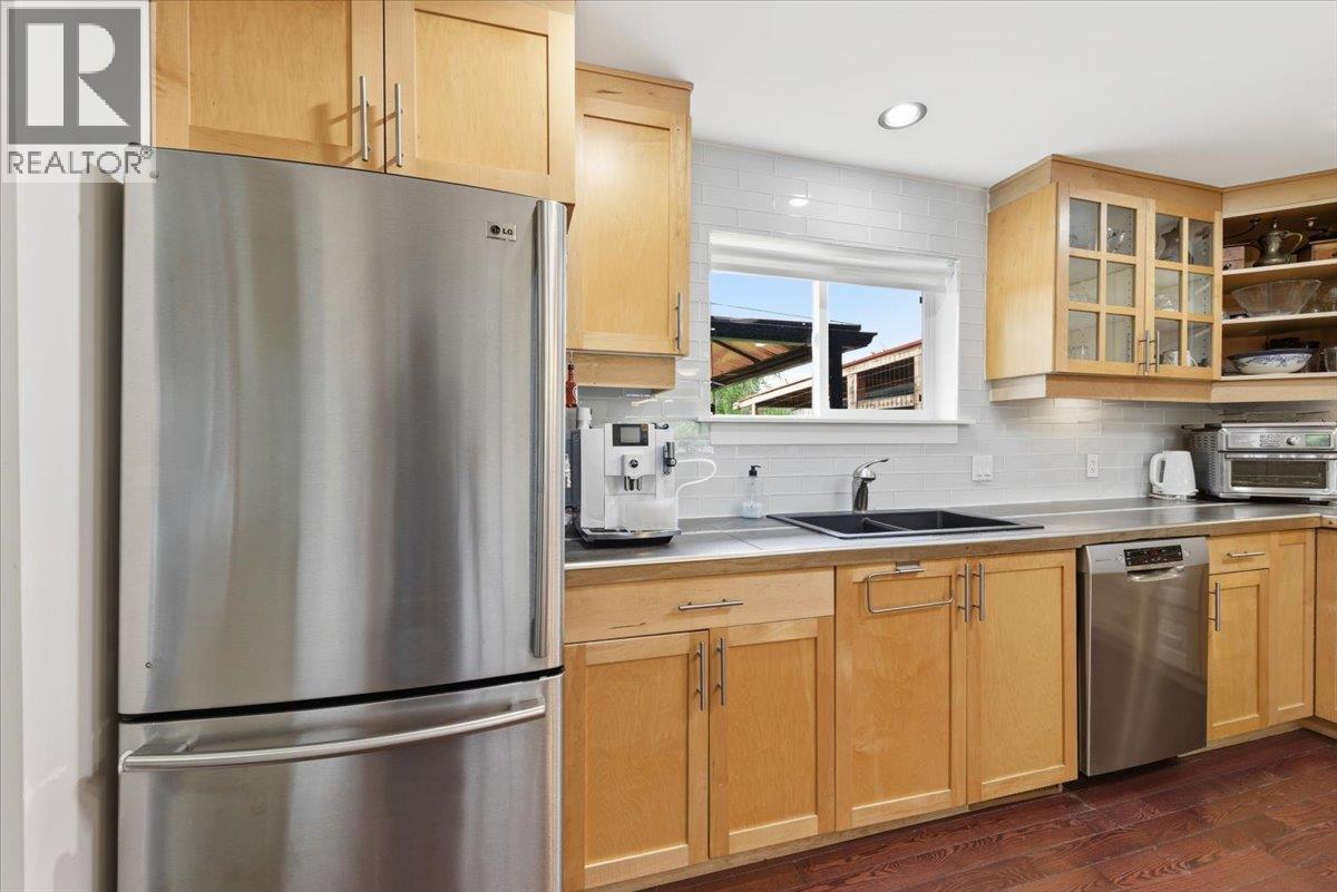 3002 20th Street, Vernon, British Columbia  V1T 4C5 - Photo 11 - 10388626