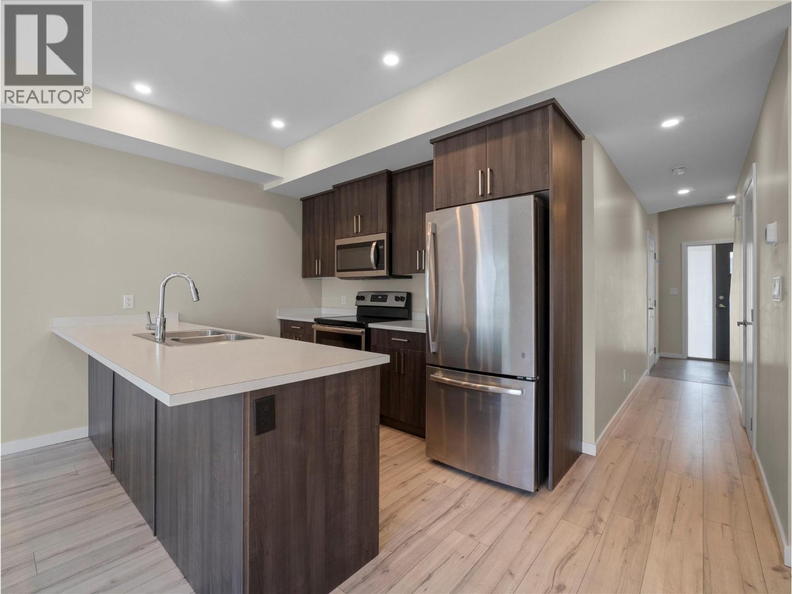 2081 11 Avenue Ne Unit# 15, Salmon Arm, British Columbia  V1E 0G1 - Photo 3 - 10388698
