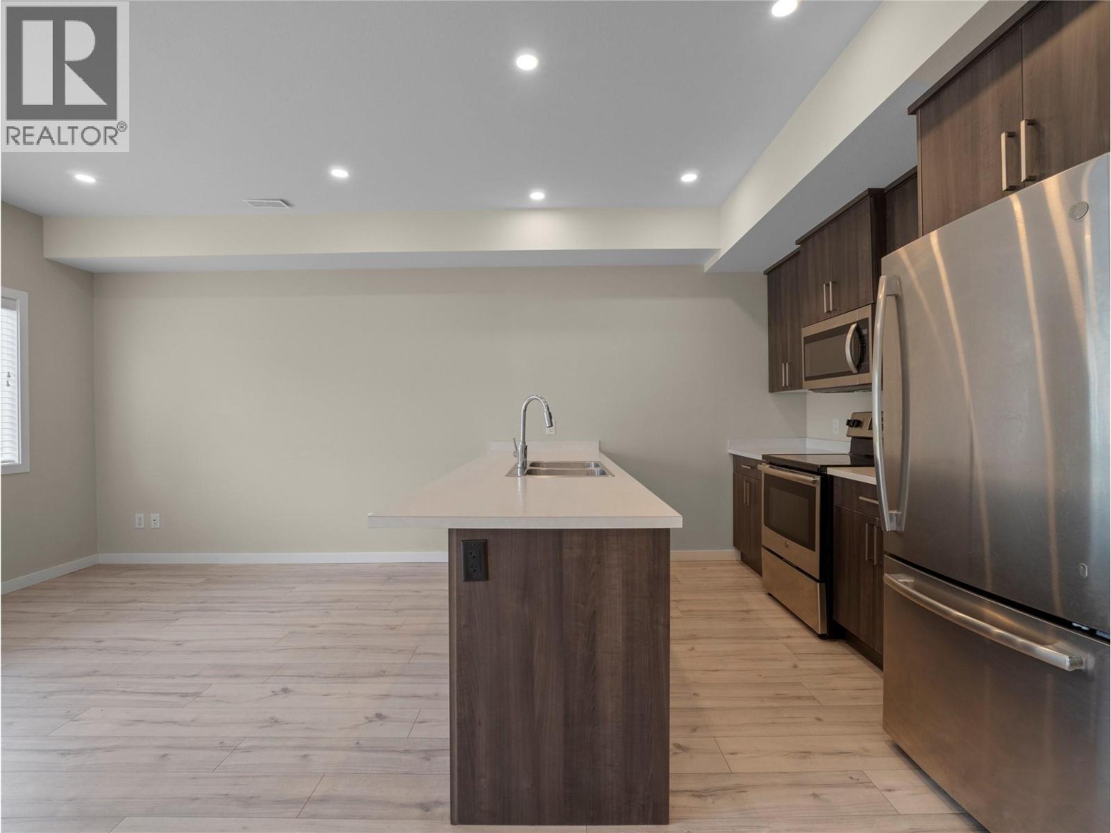 2081 11 Avenue Ne Unit# 15, Salmon Arm, British Columbia  V1E 0G1 - Photo 4 - 10388698