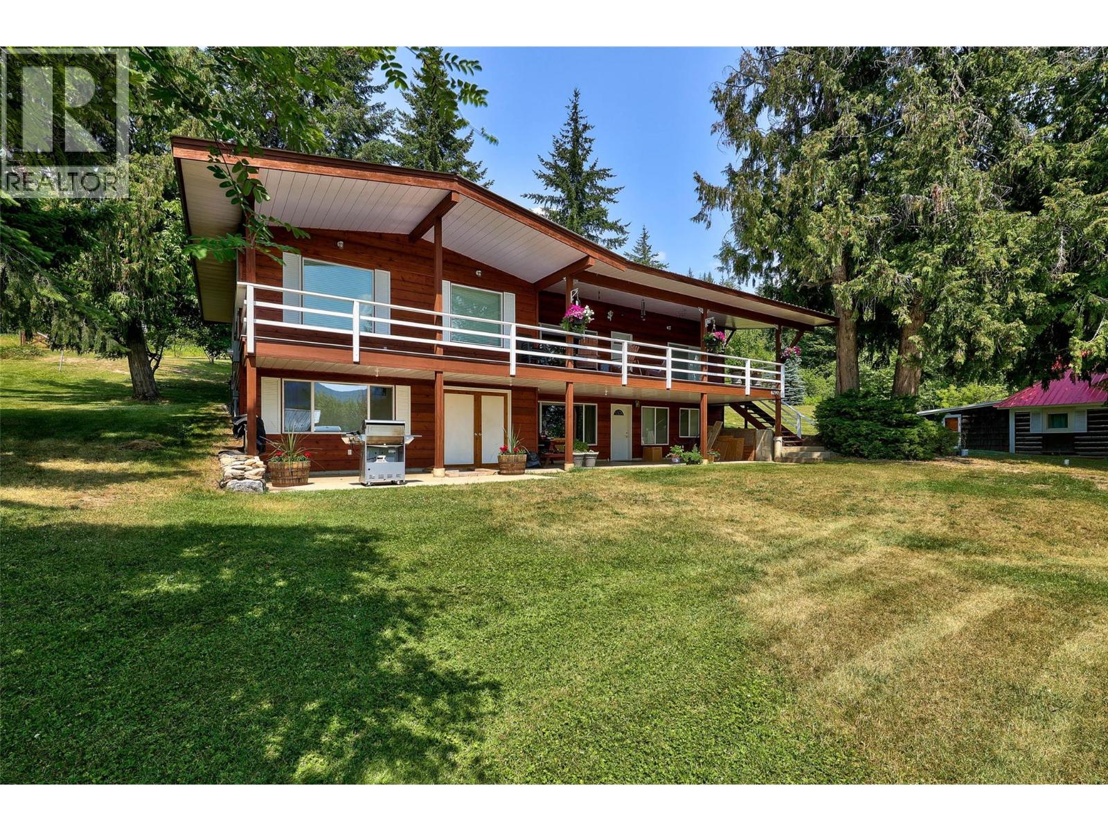 6297 Squilax-Anglemont Road, Magna Bay, British Columbia  V0E 1M7 - Photo 28 - 10388831
