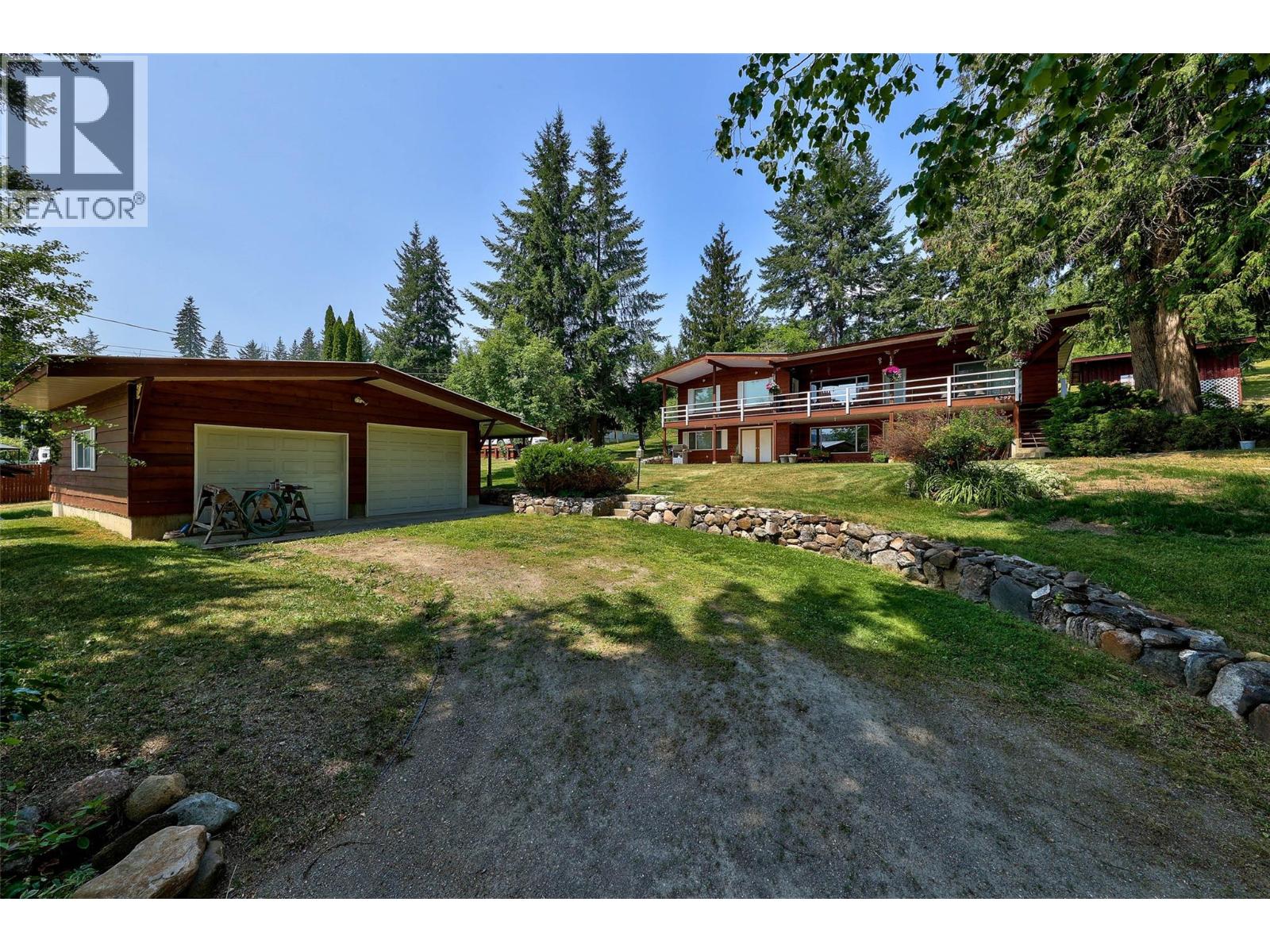 6297 Squilax-Anglemont Road, Magna Bay, British Columbia  V0E 1M7 - Photo 32 - 10388831