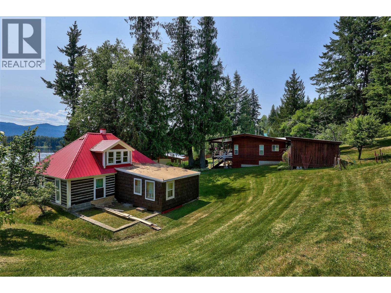 6297 Squilax-Anglemont Road, Magna Bay, British Columbia  V0E 1M7 - Photo 37 - 10388831