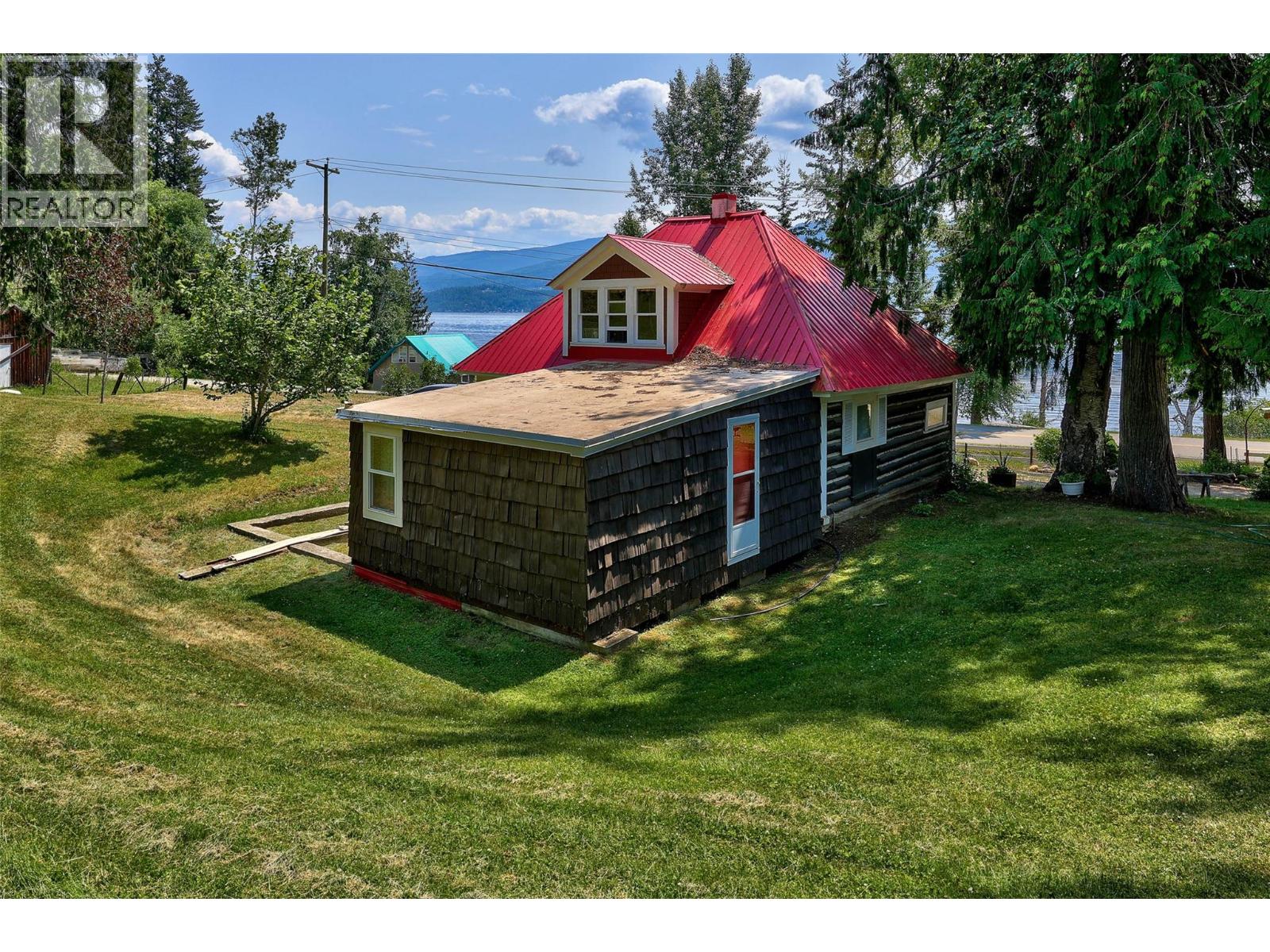 6297 Squilax-Anglemont Road, Magna Bay, British Columbia  V0E 1M7 - Photo 38 - 10388831