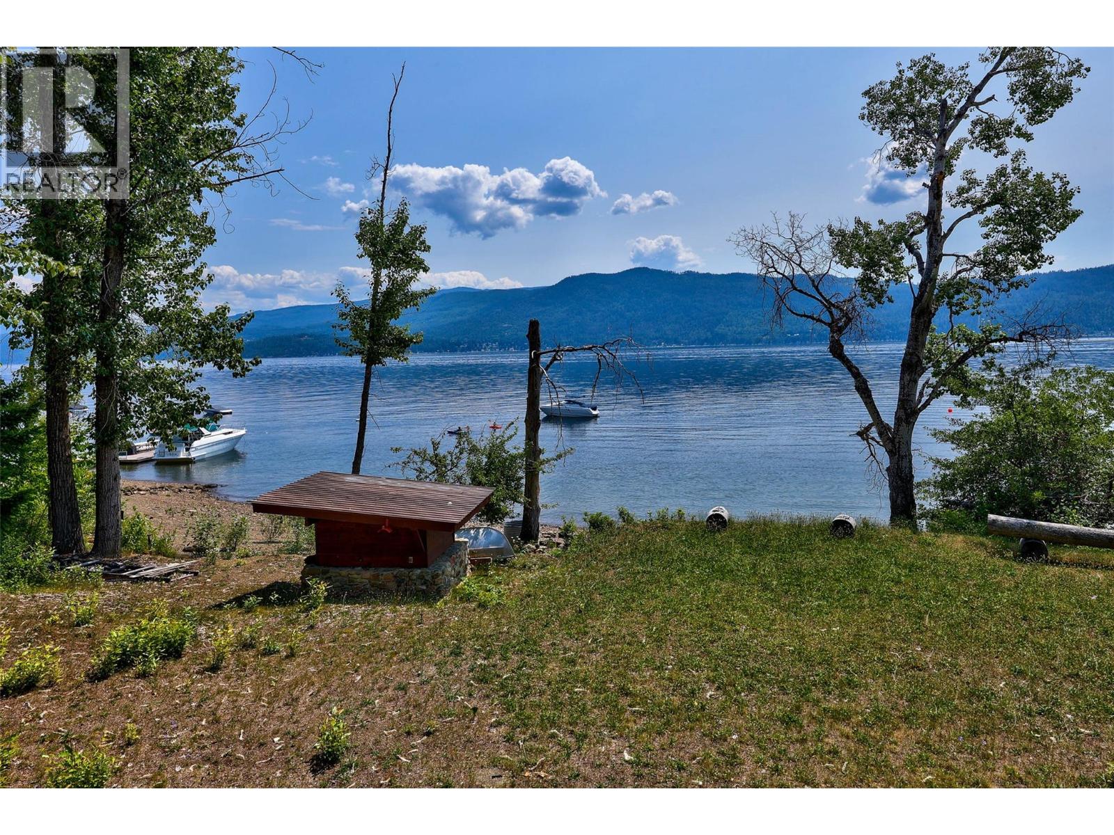 6297 Squilax-Anglemont Road, Magna Bay, British Columbia  V0E 1M7 - Photo 40 - 10388831