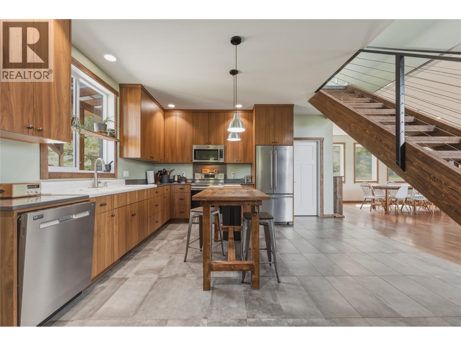 4091 Boss Creek Road, Vernon, British Columbia  V1B 4G5 - Photo 2 - 10388788