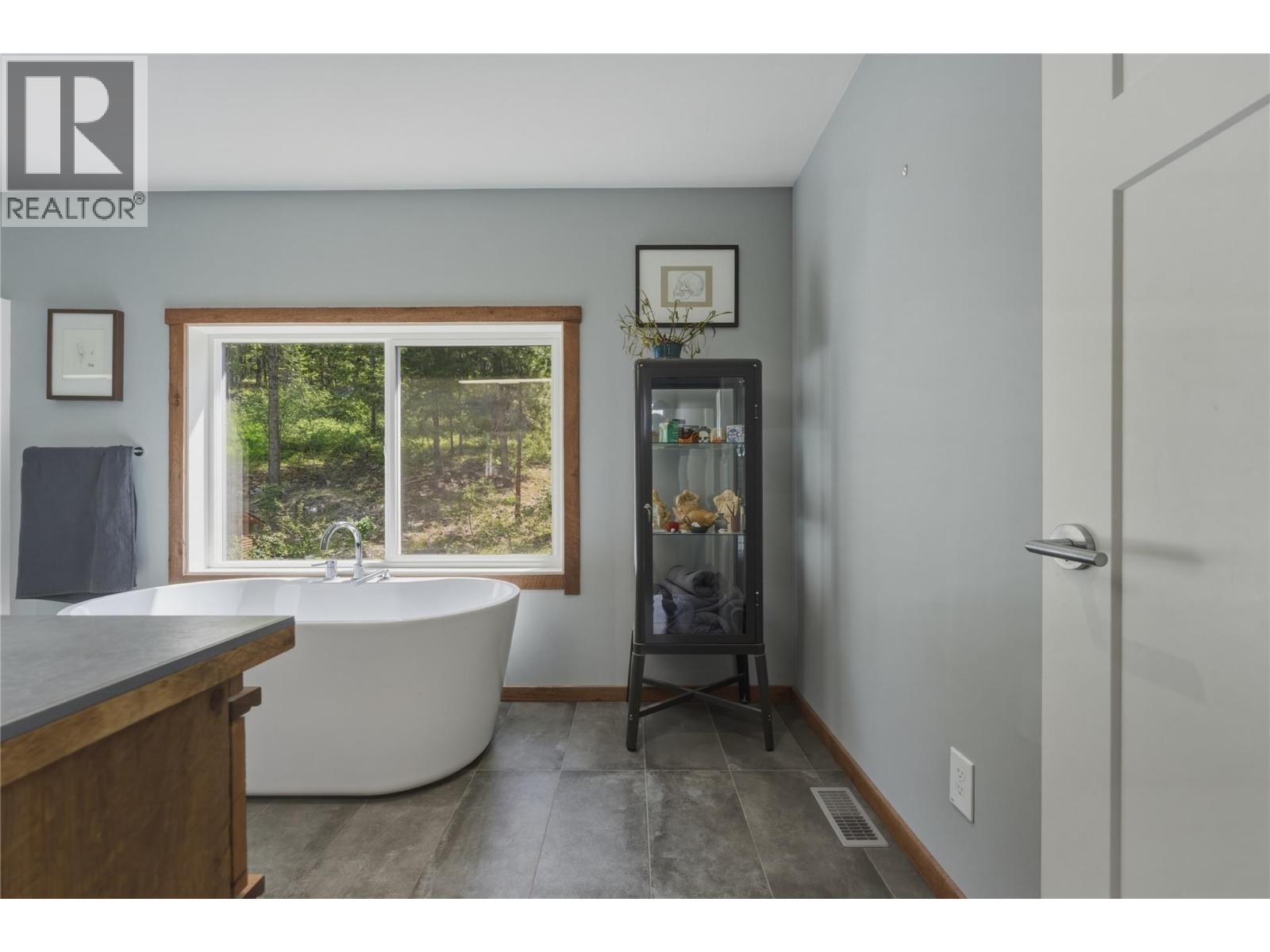 4091 Boss Creek Road, Vernon, British Columbia  V1B 4G5 - Photo 31 - 10388788