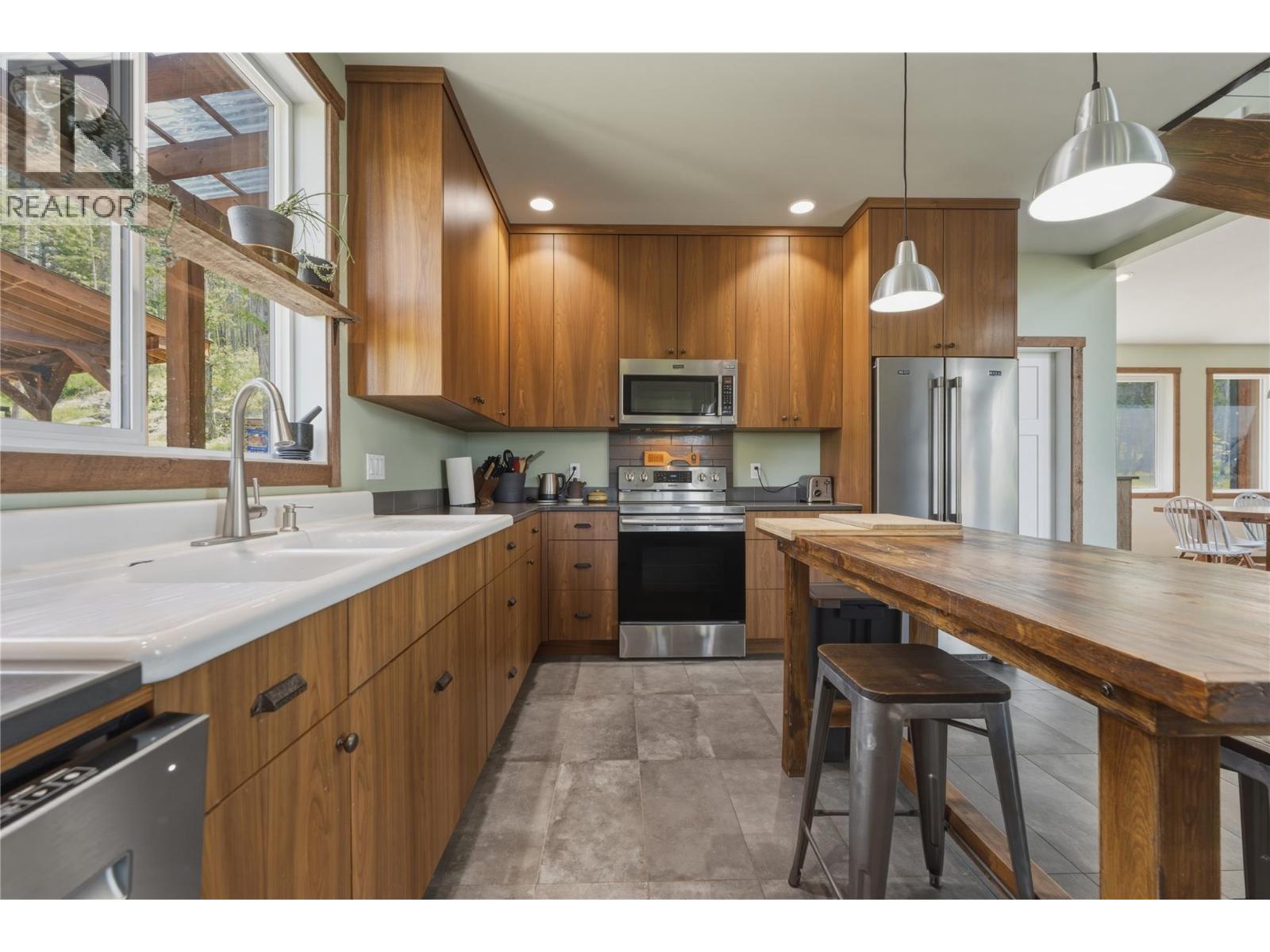 4091 Boss Creek Road, Vernon, British Columbia  V1B 4G5 - Photo 4 - 10388788