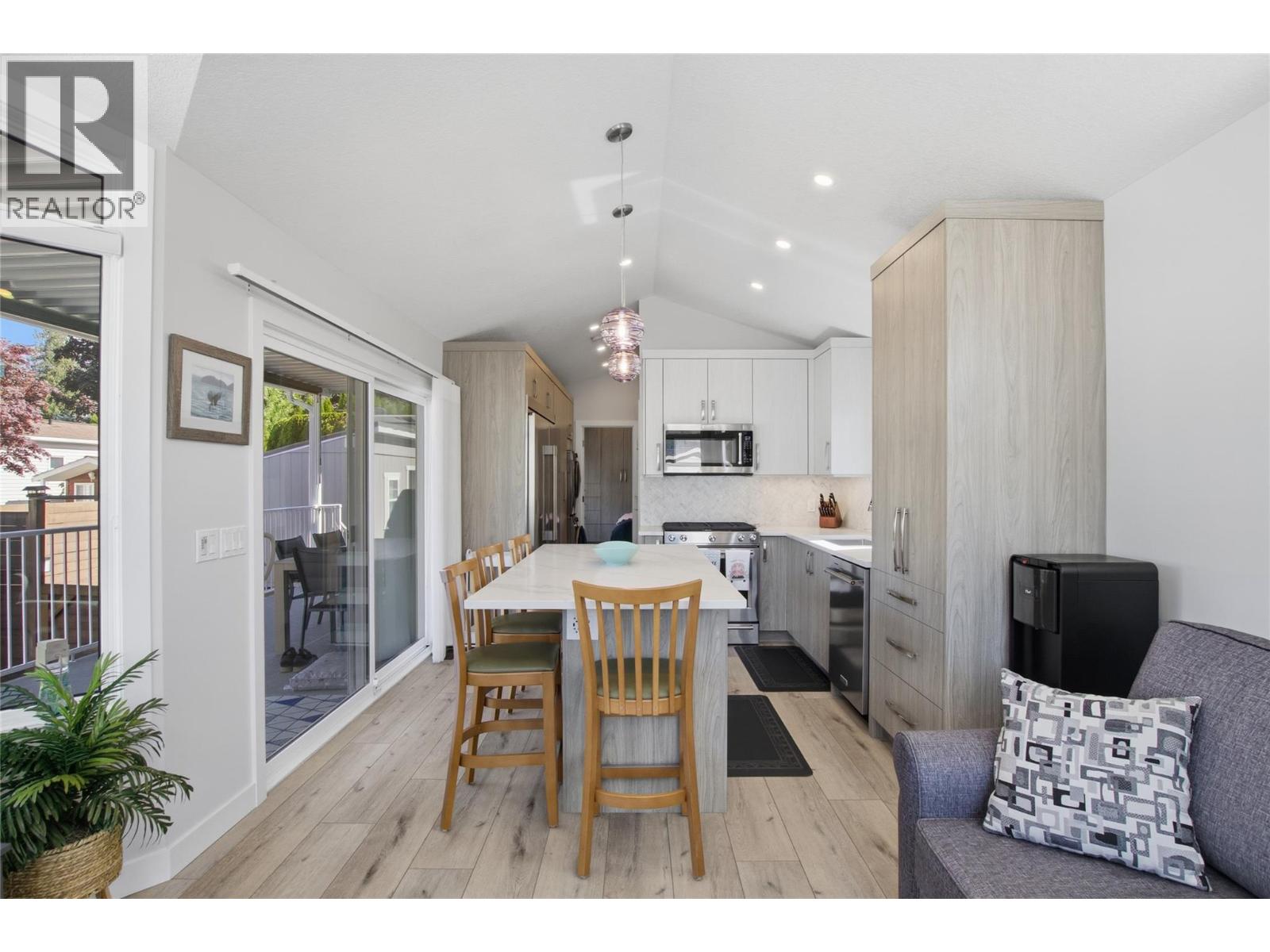 8242 97a Highway Unit# 30, Mara, British Columbia  V0E 2K0 - Photo 13 - 10388222
