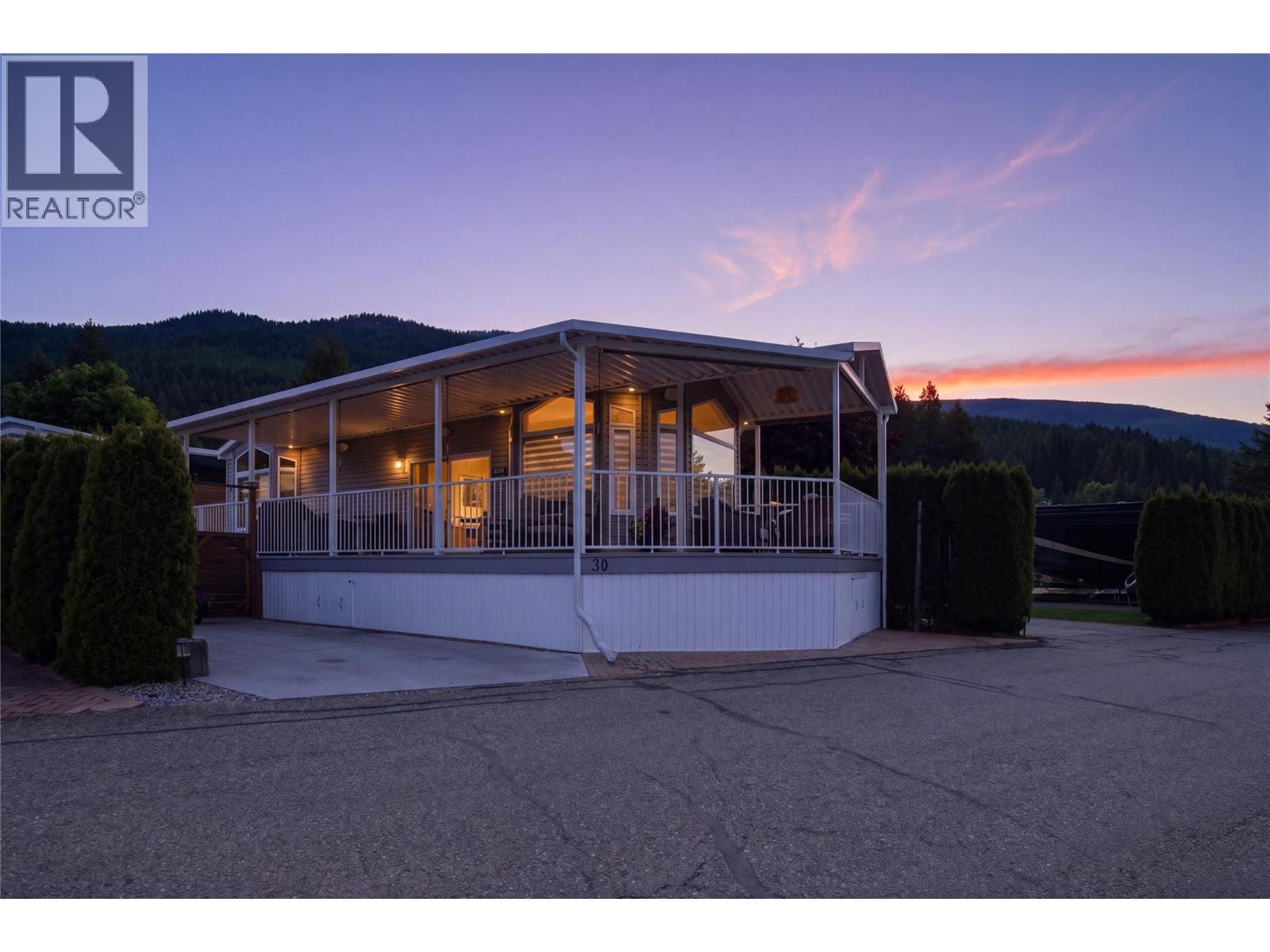 8242 97a Highway Unit# 30, Mara, British Columbia  V0E 2K0 - Photo 2 - 10388222