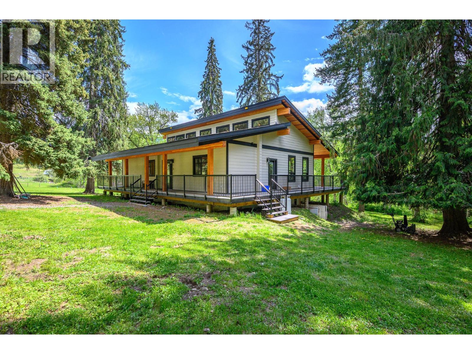 522 North Fork Road, Cherryville, British Columbia  V0E 2G0 - Photo 2 - 10387867