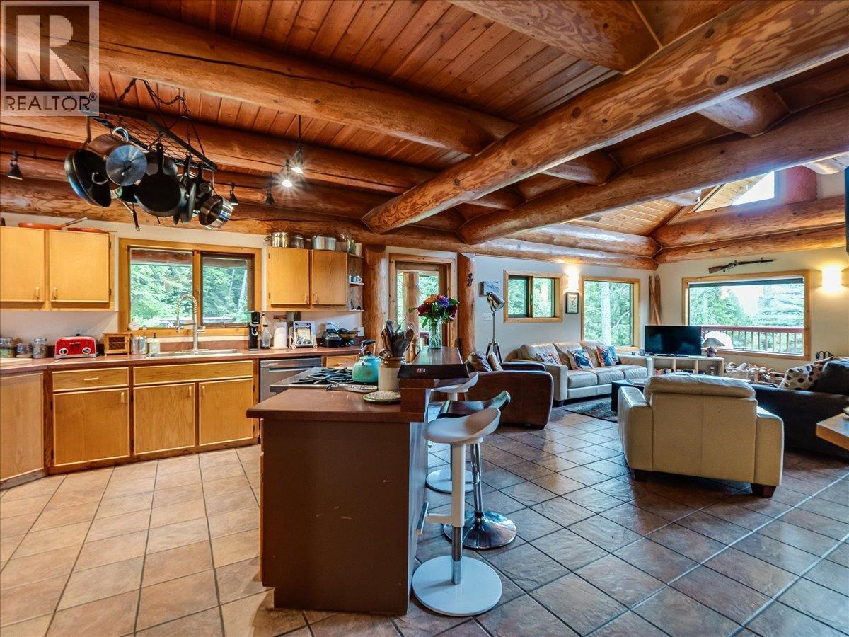 1990 6 Highway, Crescent Valley, British Columbia  V0G 1H0 - Photo 17 - 10388513