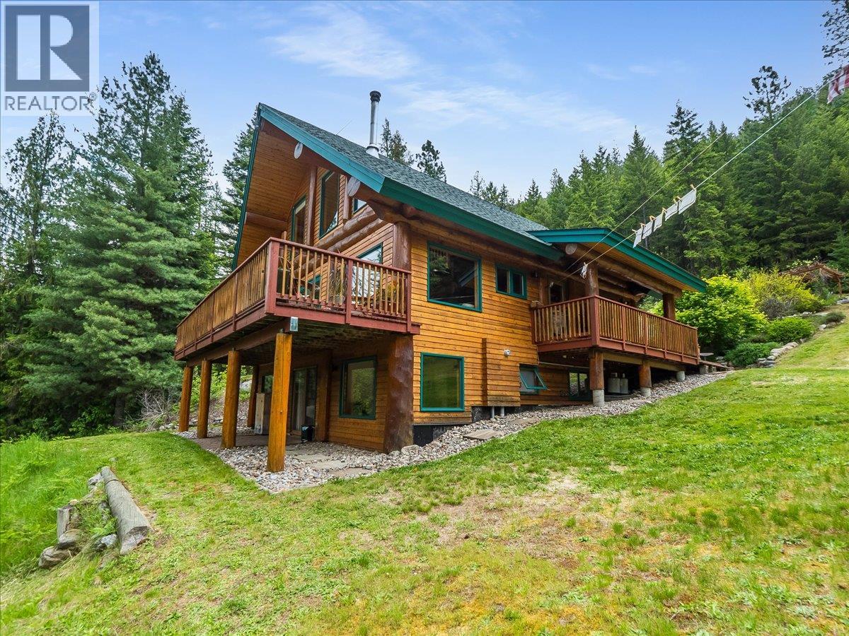 1990 6 Highway, Crescent Valley, British Columbia  V0G 1H0 - Photo 2 - 10388513