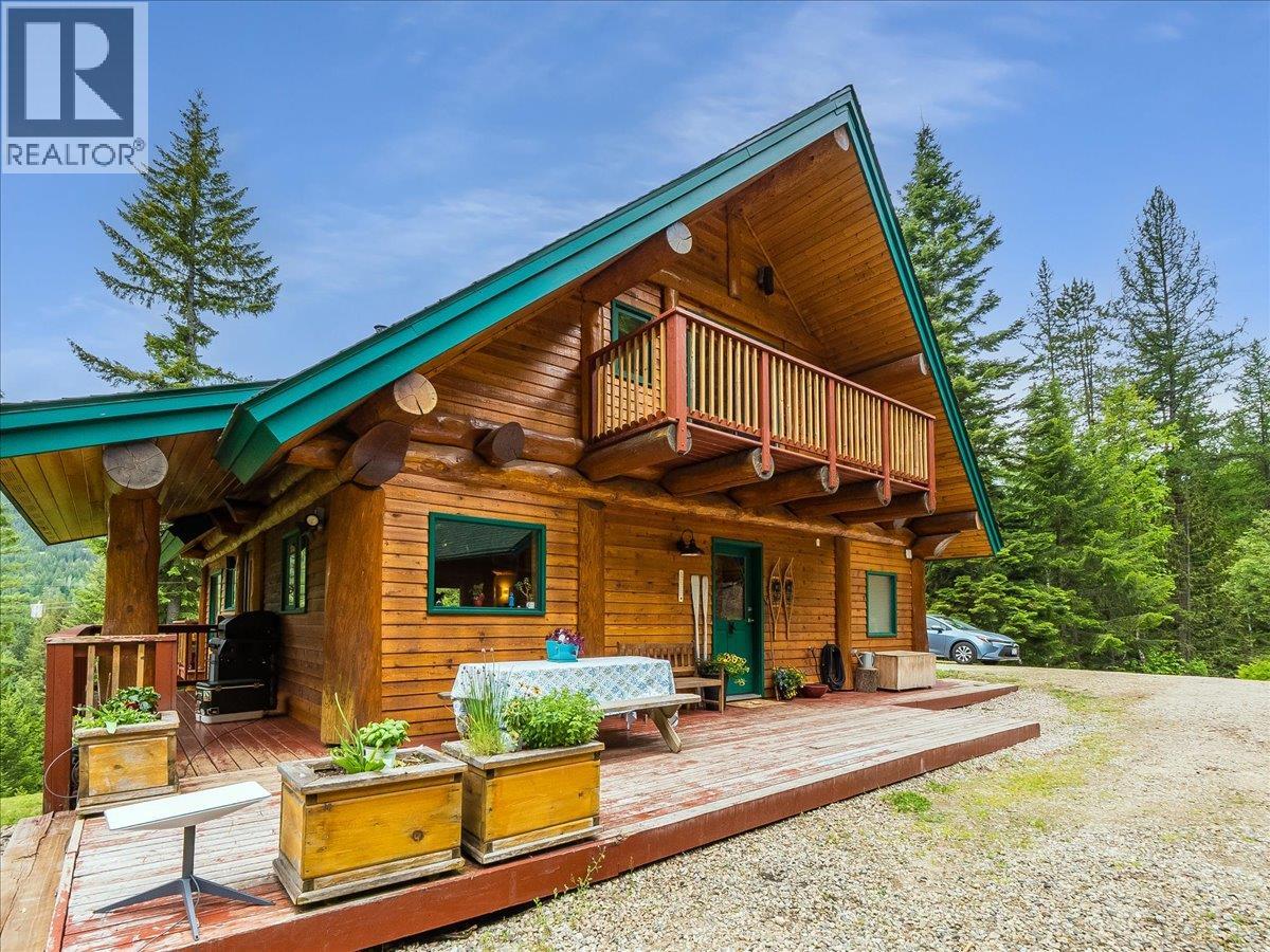 1990 6 Highway, Crescent Valley, British Columbia  V0G 1H0 - Photo 4 - 10388513