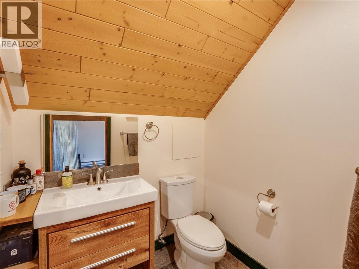 1990 6 Highway, Crescent Valley, British Columbia  V0G 1H0 - Photo 44 - 10388513