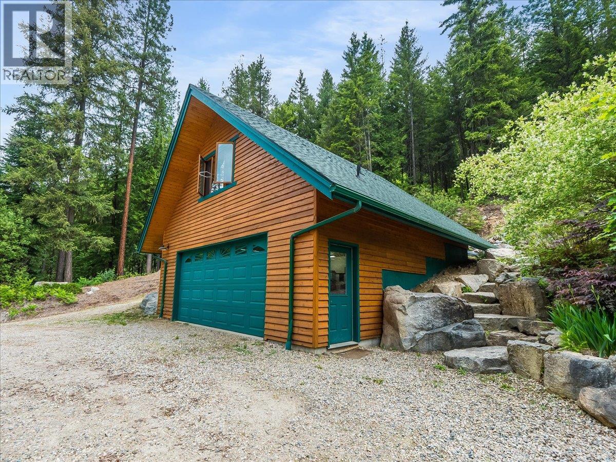 1990 6 Highway, Crescent Valley, British Columbia  V0G 1H0 - Photo 5 - 10388513