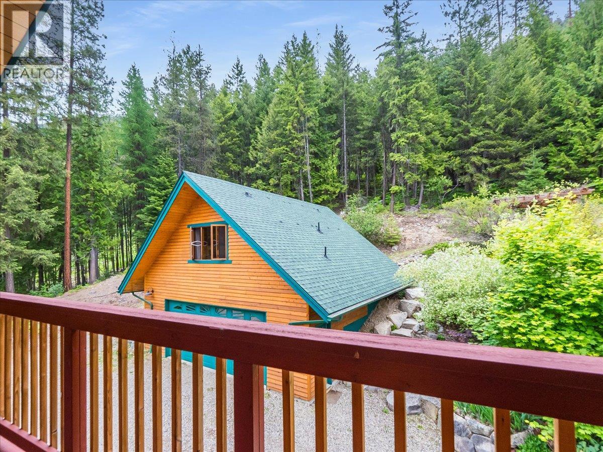 1990 6 Highway, Crescent Valley, British Columbia  V0G 1H0 - Photo 6 - 10388513