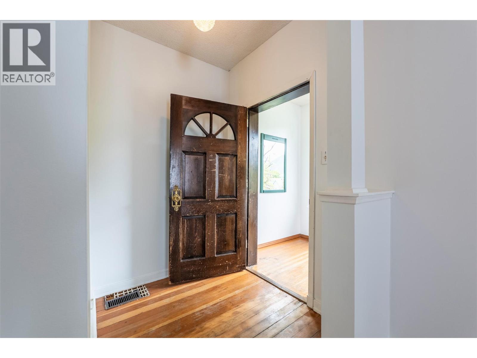 308/310 Carbonate Street, Nelson, British Columbia  V1L 4P2 - Photo 7 - 10388765