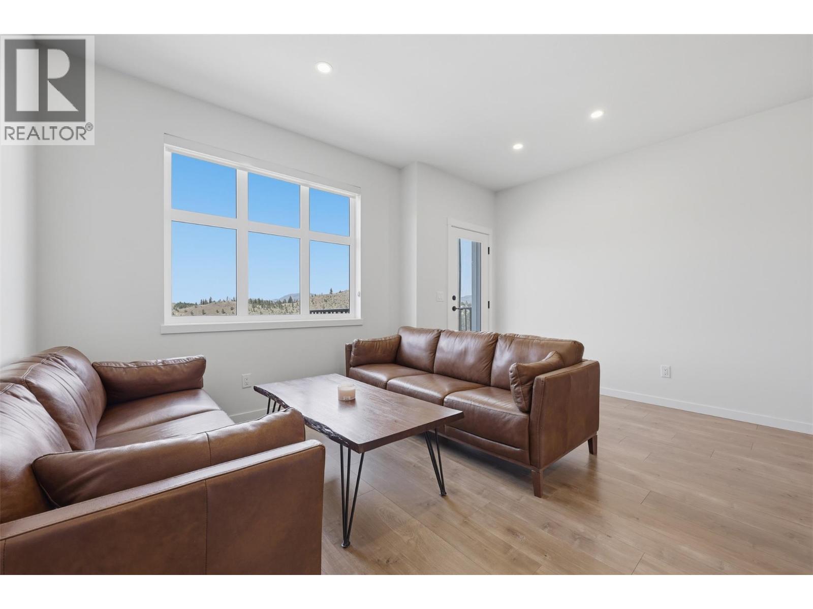 1701 Foxtail Drive Unit# 123, Kamloops, British Columbia  V1S 0B1 - Photo 4 - 10388766