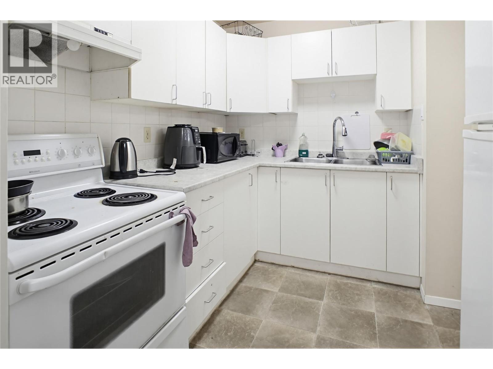 1435 Summit Drive Unit# 70, Kamloops, British Columbia  V2E 1S4 - Photo 2 - 10388379