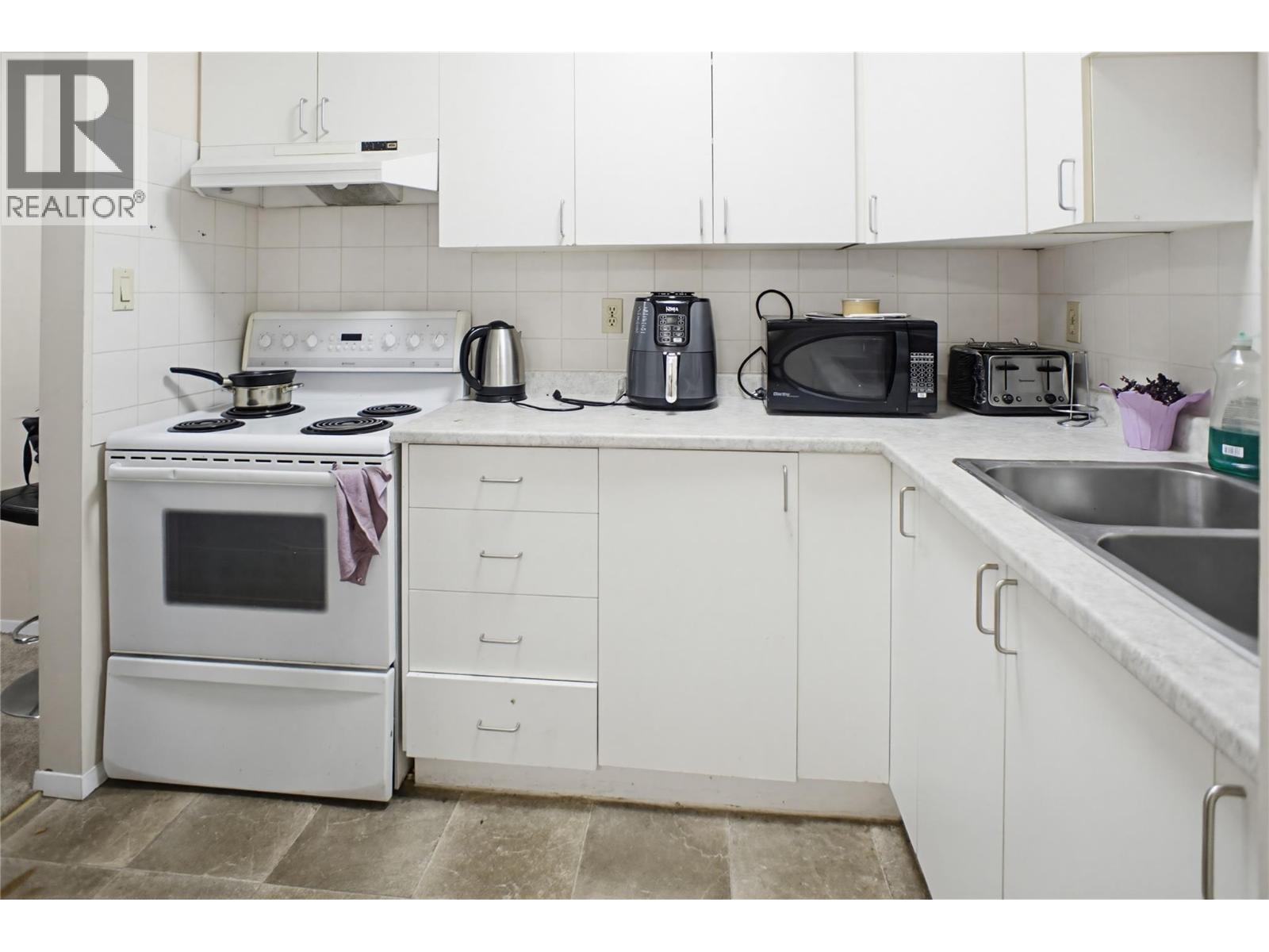 1435 Summit Drive Unit# 70, Kamloops, British Columbia  V2E 1S4 - Photo 3 - 10388379