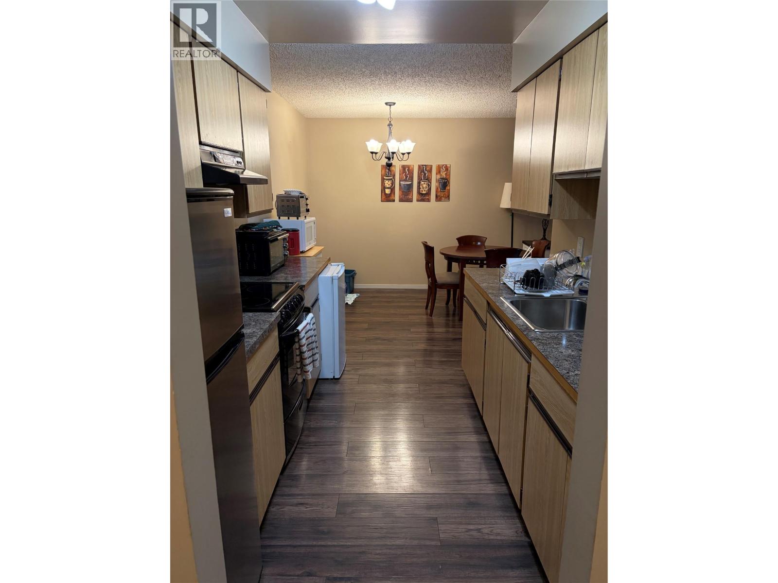 775 Balmer Crescent Unit# 302, Elkford, British Columbia  V0B 1H0 - Photo 3 - 10387830