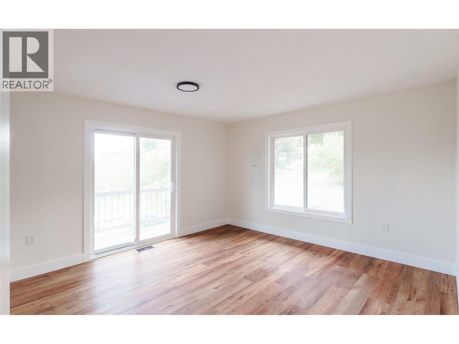 1231 1 Street Se, Salmon Arm, British Columbia  V1E 0B6 - Photo 12 - 10388577